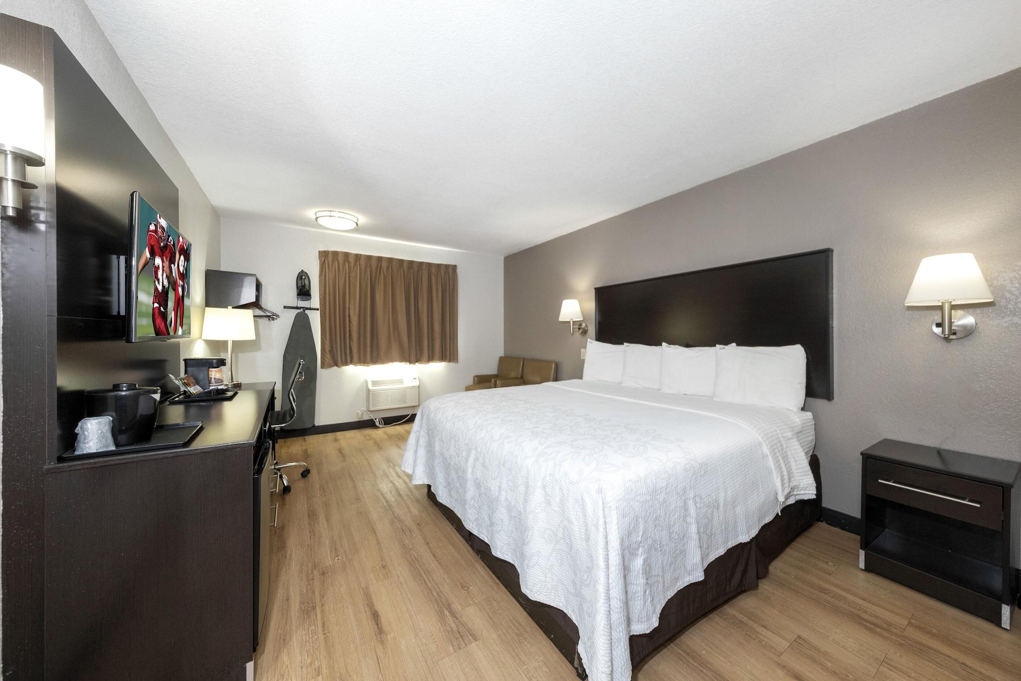 Red Roof Inn Plus+ Huntsville Εξωτερικό φωτογραφία