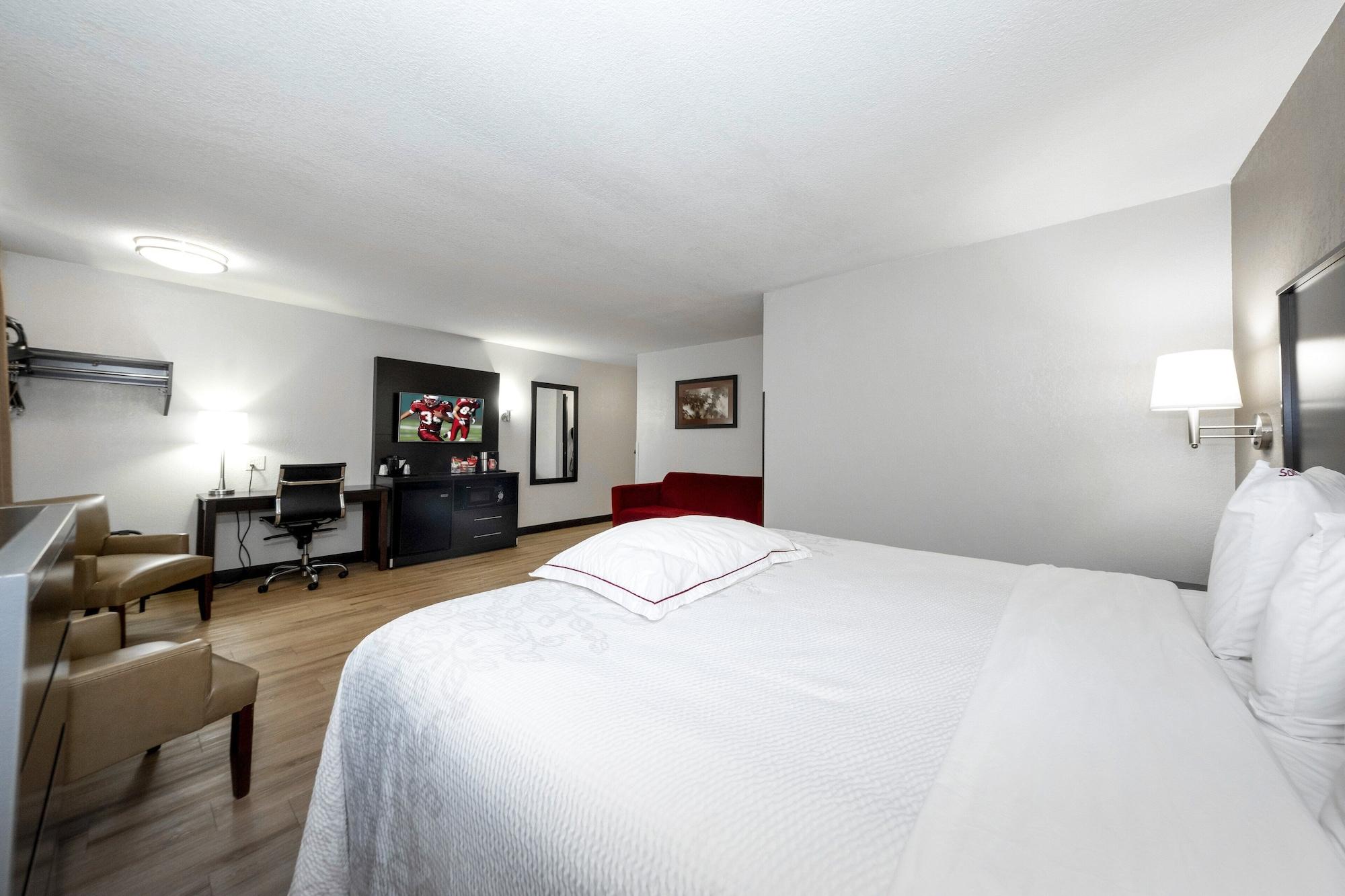 Red Roof Inn Plus+ Huntsville Εξωτερικό φωτογραφία