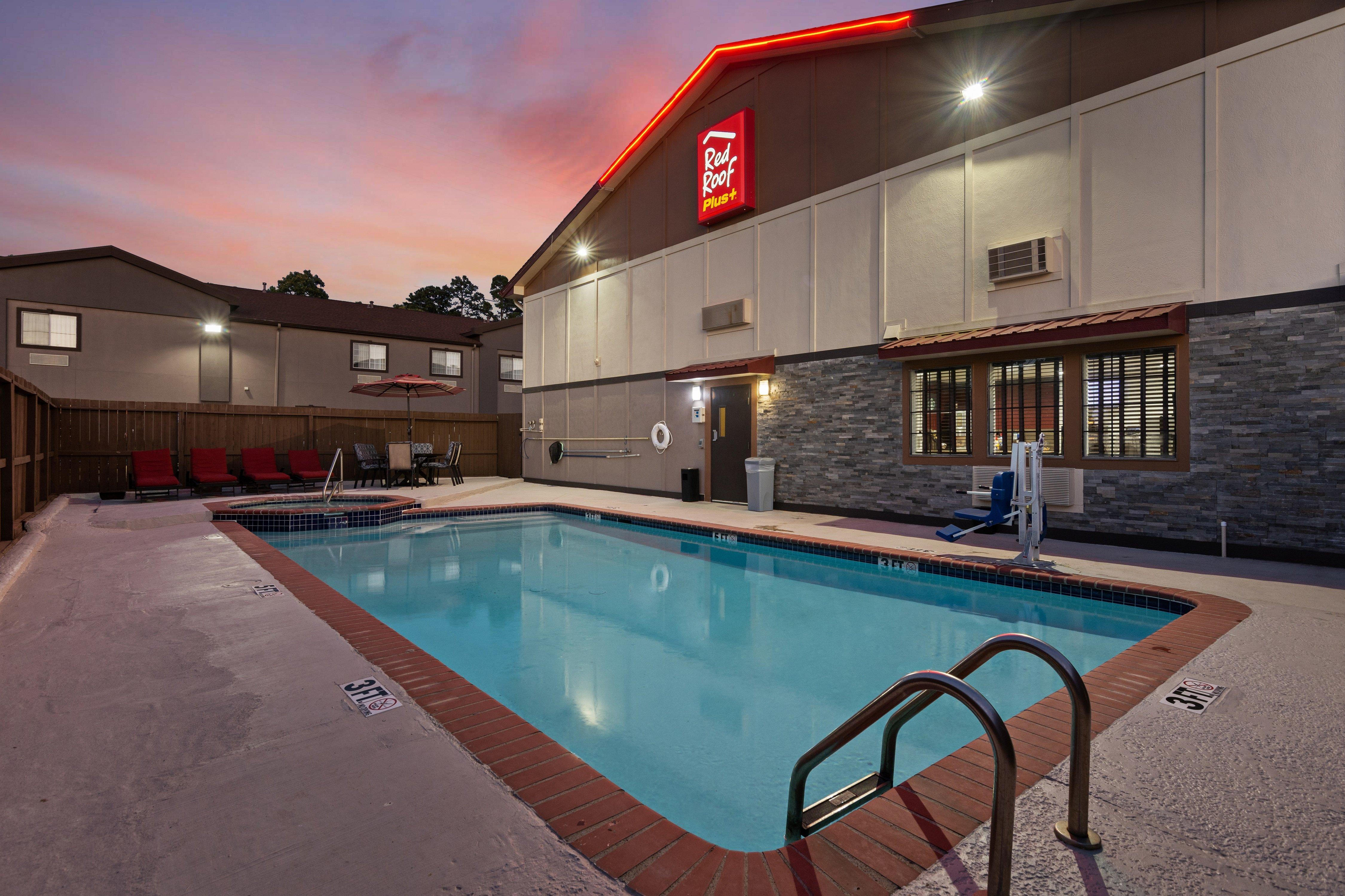 Red Roof Inn Plus+ Huntsville Εξωτερικό φωτογραφία