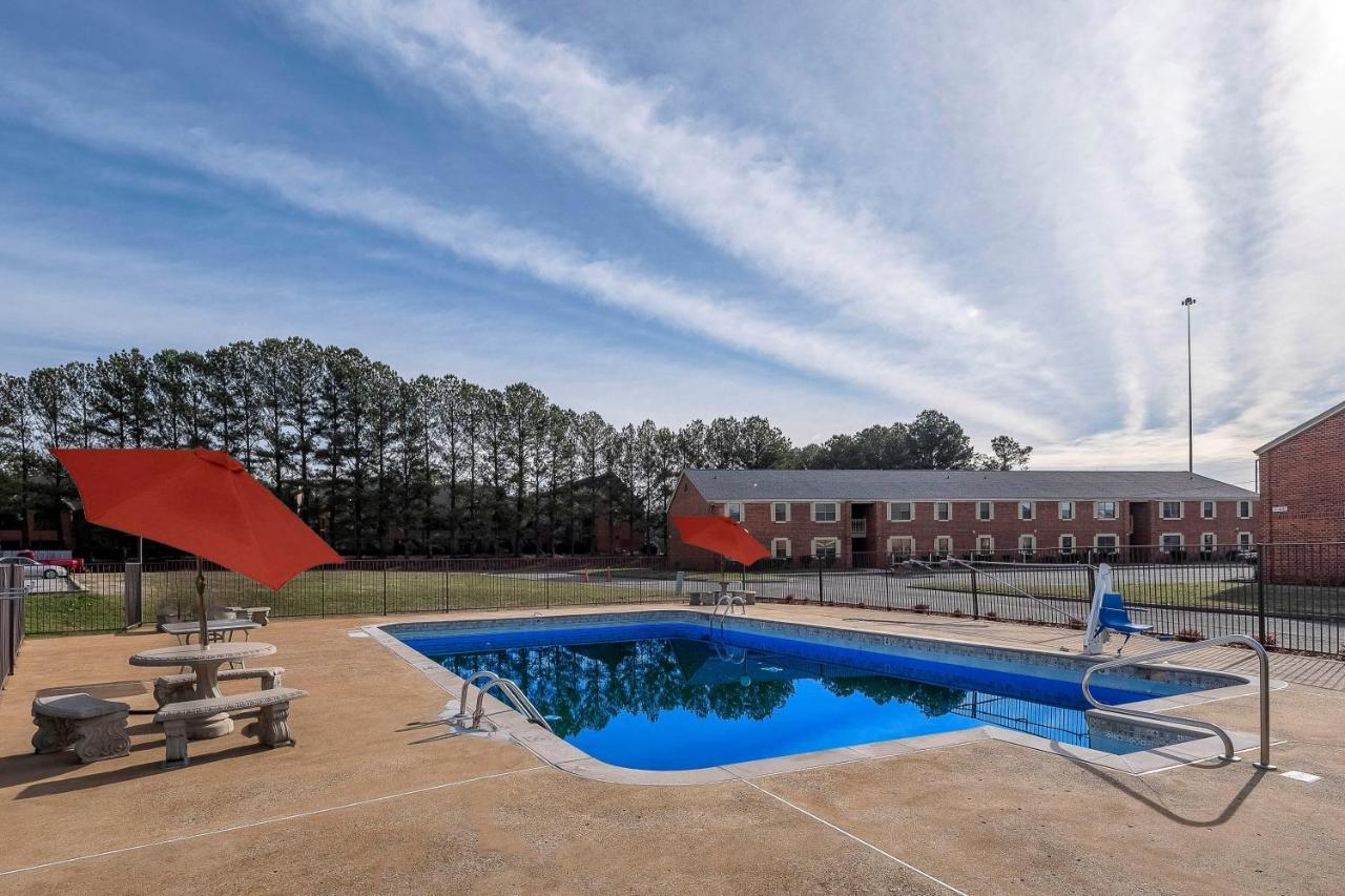 Red Roof Inn Plus+ Huntsville Εξωτερικό φωτογραφία