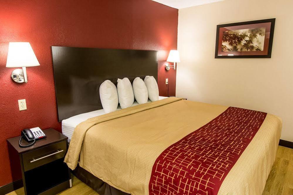 Red Roof Inn Plus+ Huntsville Εξωτερικό φωτογραφία