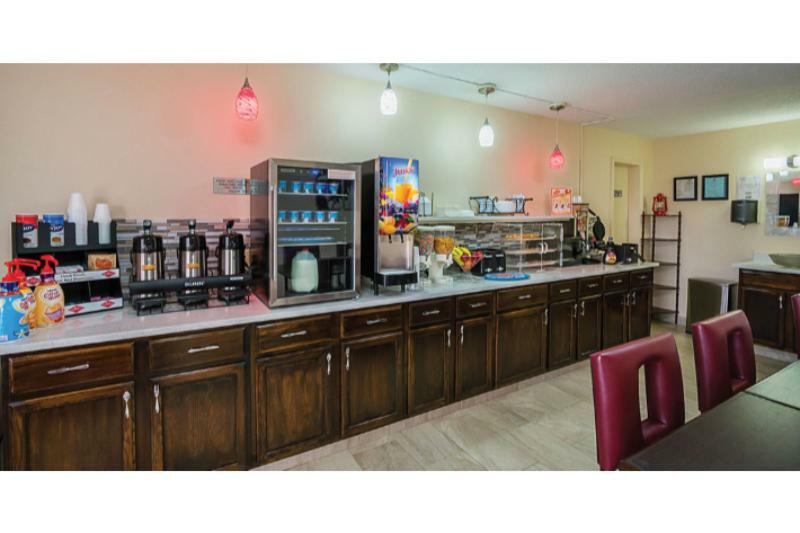 Red Roof Inn Plus+ Huntsville Εξωτερικό φωτογραφία